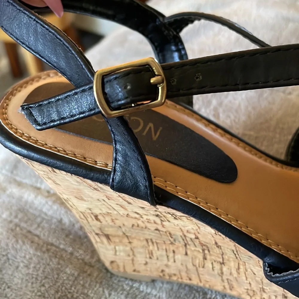 Beston black and cork wedge heel with buckle closure SZ 8 - Picture 7 of 9
